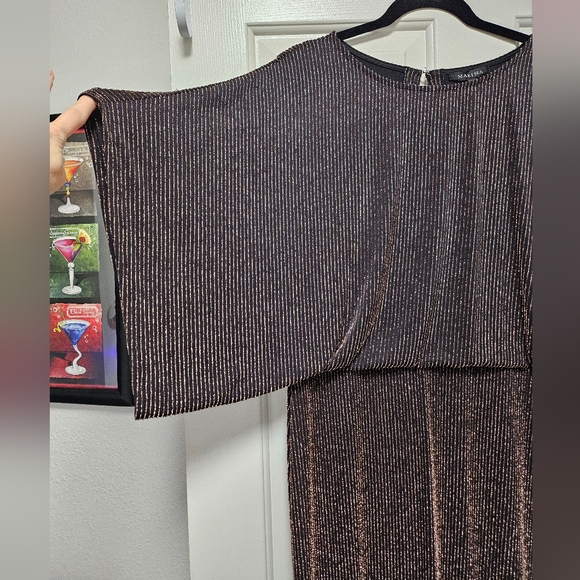 ✨️NWT~Beautiful Marina Dresses Black/Gold Metallic Maxi Dress Size 10 - Picture 4 of 16